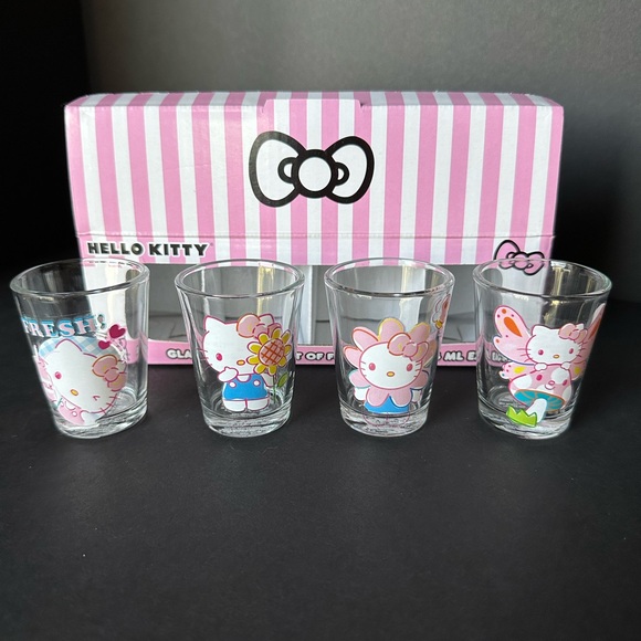 💗 Hello Kitty glassware set 💗 - Picture 5 of 7